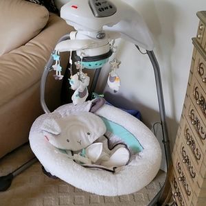 Fisher Price Crandle and Swing